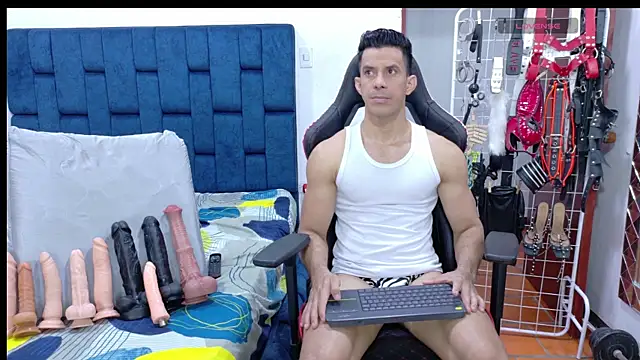 JoseRumbero26 online show from 04/23/26, 02:18