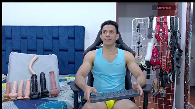 JoseRumbero26 online show from 04/21/26, 02:03