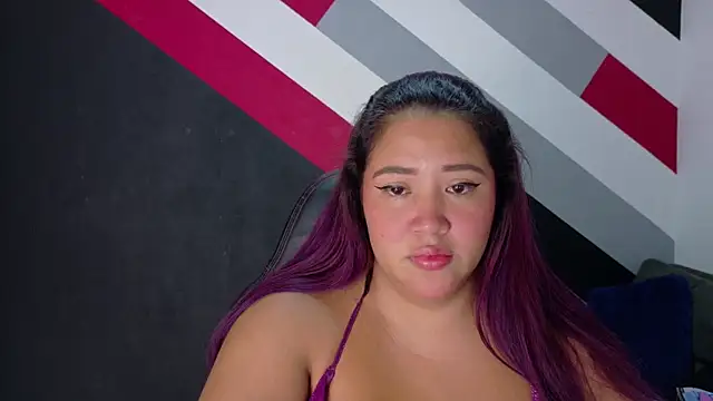 Snapshot of I_am_yours- chatting on 12/19/25, 11:45 I am yours- online show from 12/19/25, 11:45