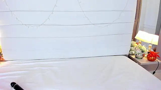 Lilly 2809  online show from 10/15/25, 04:22