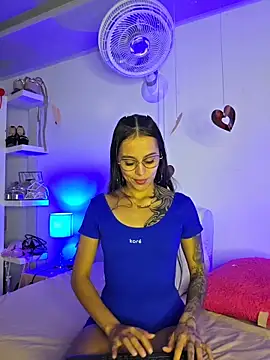 Snapshot of thamaral1 chatting on 03/25/26, 02:44 thamaral1 online show from 03/25/26, 02:44