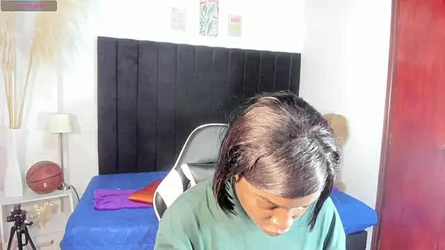 helena copper  online show from 11/19/25, 04:23