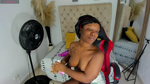 helena copper  online show from 12/01/25, 09:37