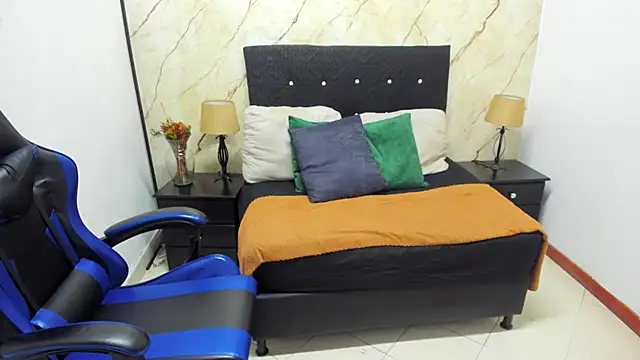 helena copper  online show from 04/13/26, 02:37