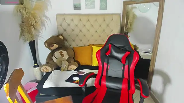 helena copper  online show from 01/18/26, 12:25