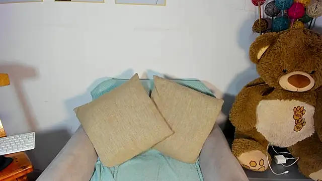 helena copper  online show from 03/07/26, 03:57