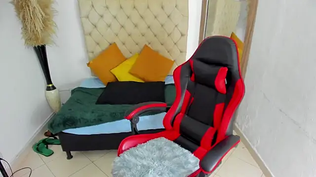 helena copper  online show from 04/07/26, 03:30