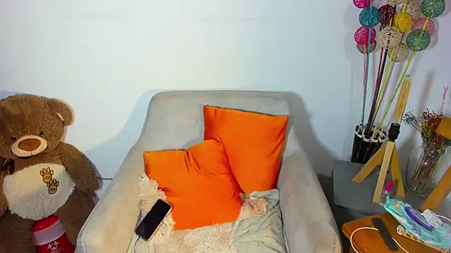 helena copper  online show from 03/18/26, 05:10