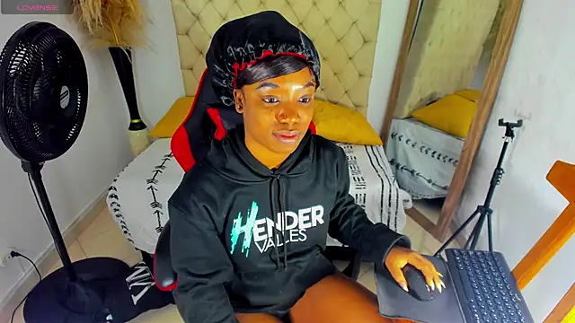 helena copper  online show from 11/30/25, 07:03