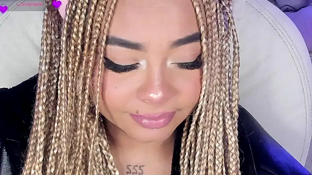 conny  curly online show from 03/18/25, 04:17