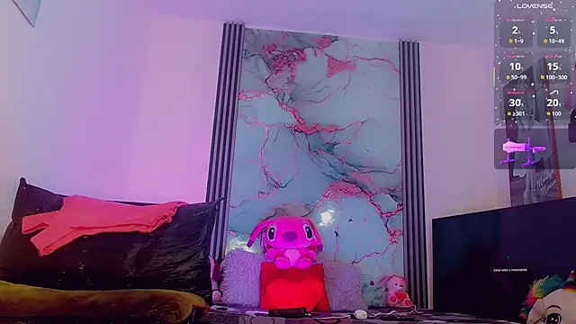  ChanellR  online show from 11/12/25, 11:14