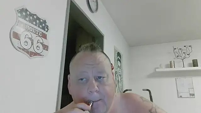 Snapshot of pimmelmann3 chatting on 06/11/26, 09:12 pimmelmann3 online show from 06/11/26, 09:12