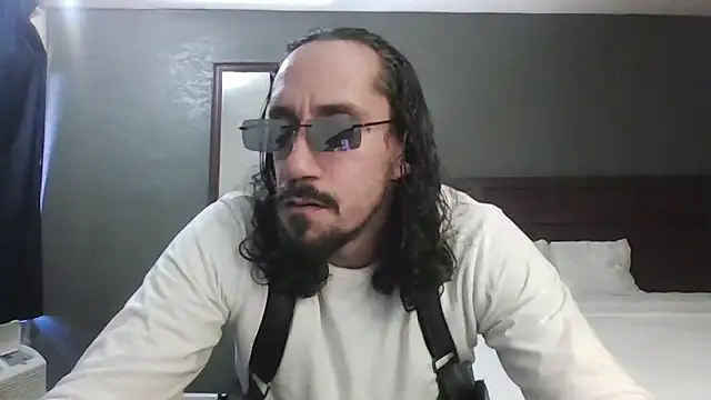 Snapshot of RoleMaster2069 chatting on 01/17/26, 06:33 RoleMaster2069 online show from 01/17/26, 06:33