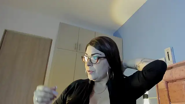 Snapshot of SAMY_NIX chatting on 10/16/25, 12:02 SAMY NIX online show from 10/16/25, 12:02