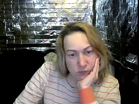 wLESLYMOSw online show from 02/23/26, 01:01