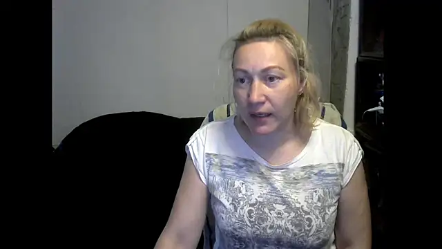 wLESLYMOSw online show from 06/02/26, 08:58