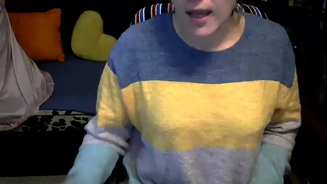 wLESLYMOSw online show from 10/24/25, 09:08