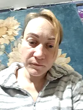 wLESLYMOSw online show from 11/26/25, 03:45