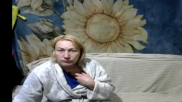 wLESLYMOSw online show from 04/08/26, 11:55