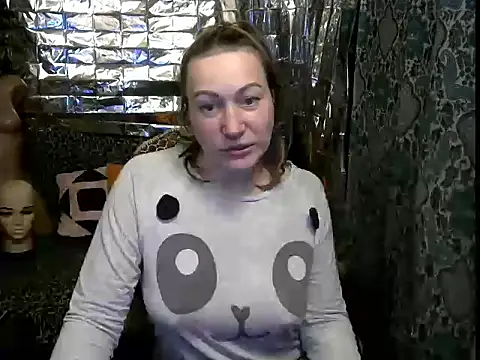 wLESLYMOSw online show from 02/07/26, 06:49