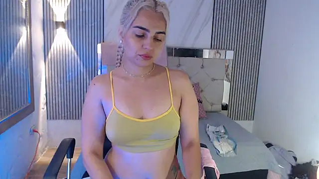 Snapshot of ashley__tylor chatting on 07/10/26, 03:34 ashley tylor online show from 07/10/26, 03:34