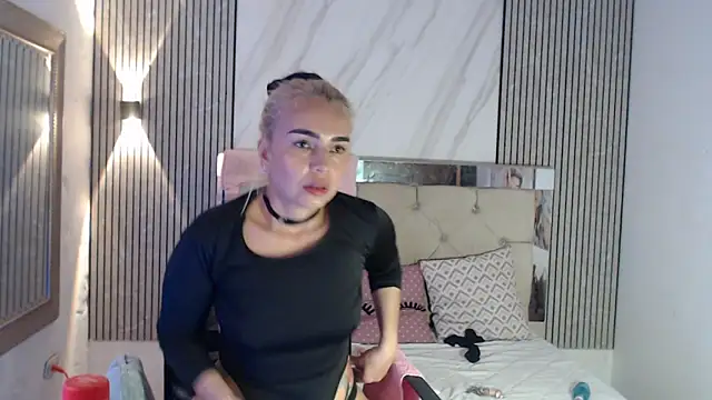 Snapshot of ashley__tylor chatting on 06/06/26, 04:34 ashley tylor online show from 06/06/26, 04:34