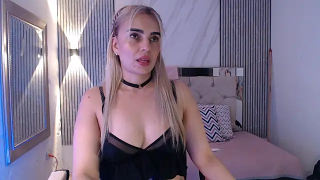 ashley  tylor online show from 04/11/26, 03:14