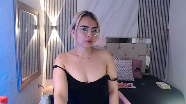 ashley  tylor online show from 05/12/26, 04:13