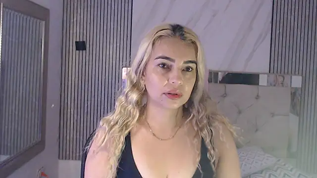 Snapshot of ashley__tylor chatting on 06/25/26, 03:28 ashley tylor online show from 06/25/26, 03:28