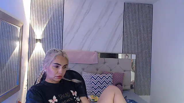 Snapshot of ashley__tylor chatting on 07/10/26, 03:28 ashley tylor online show from 07/10/26, 03:28