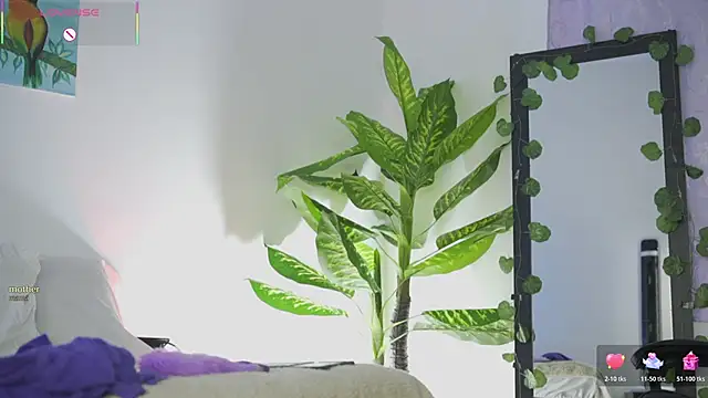 Snapshot of EmmaSanzz_ chatting on 02/20/26, 11:12 EmmaSanzz online show from 02/20/26, 11:12