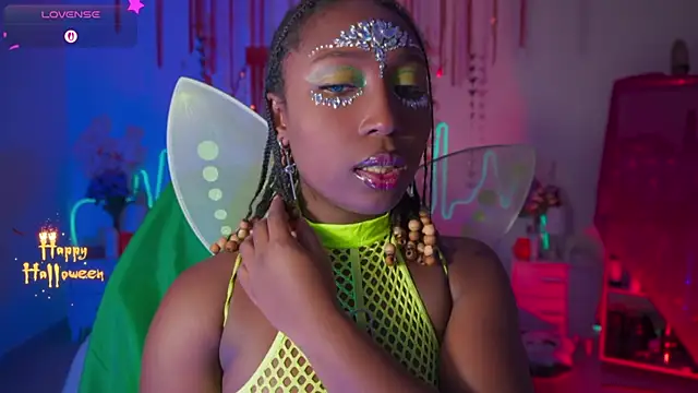 Snapshot of EmmaSanzz_ chatting on 10/31/25, 11:40 EmmaSanzz online show from 10/31/25, 11:40