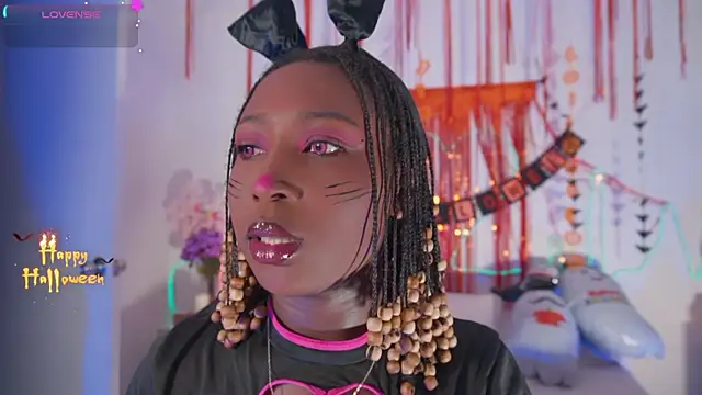 Snapshot of EmmaSanzz_ chatting on 11/01/25, 03:02 EmmaSanzz online show from 11/01/25, 03:02