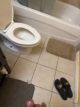 Snapshot of VFuck4U_xxx chatting on 12/11/24, 12:02 VFuck4U xxx online show from 12/11/24, 12:02