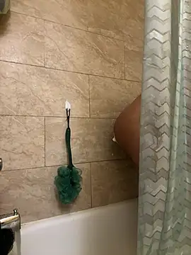 Snapshot of VFuck4U_xxx chatting on 03/13/25, 10:26 VFuck4U xxx online show from 03/13/25, 10:26