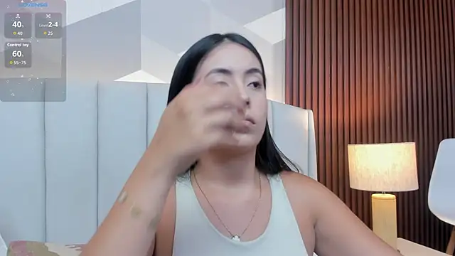Julietasantos   online show from 05/25/26, 06:50