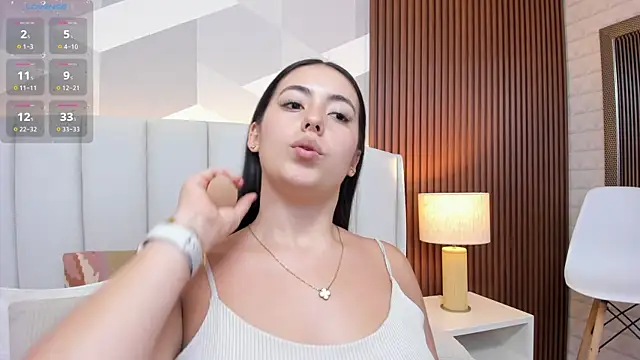 Julietasantos   online show from 11/04/25, 06:33