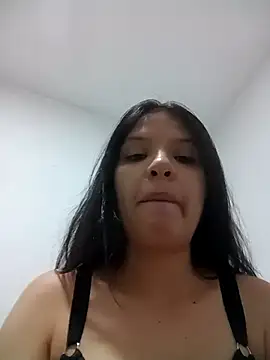 CoralGreenn online show from 10/03/25, 04:19