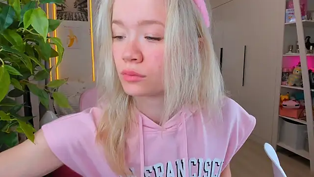 Lily Young online show from 04/02/26, 03:13