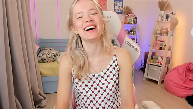 Lily Young online show from 11/27/25, 05:52