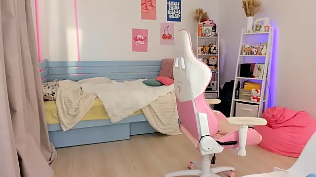 Lily Young online show from 10/01/25, 06:07