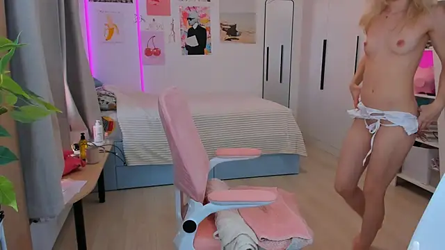 Lily Young online show from 05/06/26, 03:21