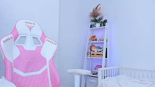 Lily Young online show from 03/18/25, 06:50