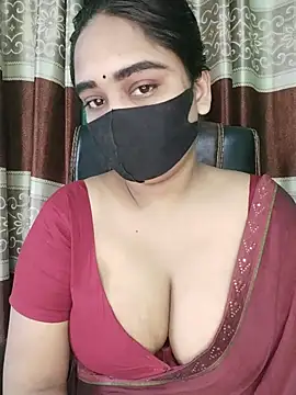 Snapshot of Kotha_-Moni chatting on 09/18/25, 12:35 Kotha -Moni online show from 09/18/25, 12:35