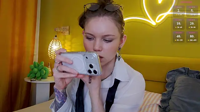 lessysweety online show from 04/10/26, 03:13