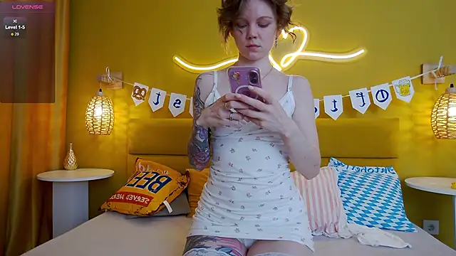 lessysweety online show from 09/29/25, 03:13