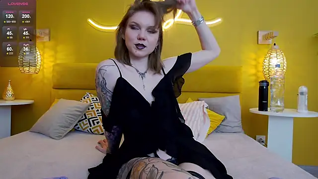 lessysweety online show from 10/14/25, 03:29