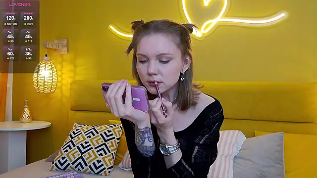 lessysweety online show from 10/16/25, 03:26