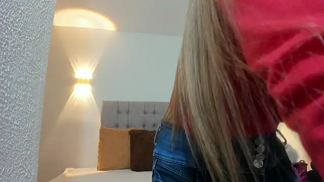 Carolina hernandez22 online show from 09/30/25, 12:00