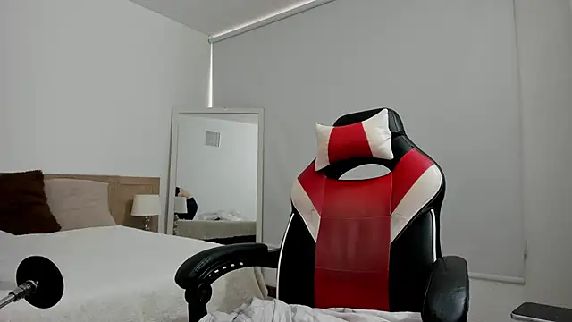 Carolina hernandez22 online show from 11/28/25, 12:27